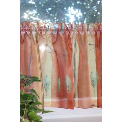   Nyomott mintás terra - mustár sárga voile levélmintával. 136 cm széles x  47 cm magas vitrázsfüggöny.