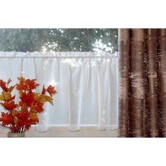   Ecrü voile alapanyagból készített ecrü beszőtt mintával, 166 cm széles x 60 cm magas.